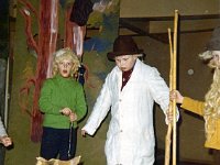 Koulunaytelma  Juokslahden koululla. Vas. Pertti Savela, Matti Salminen.Kari Hakanen.