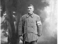 Kerpola(52)  Kerpolan isäntä Hjalmar Ahlgren (19.11.1893 - 17.9.1964) todennäköisesti kuvaamossa otetussa muotokuvassa